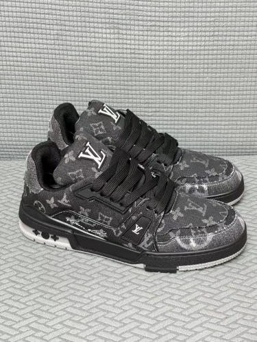 Men  Women  L*ouis V*uitton   Top Sneaker L*V Trainer