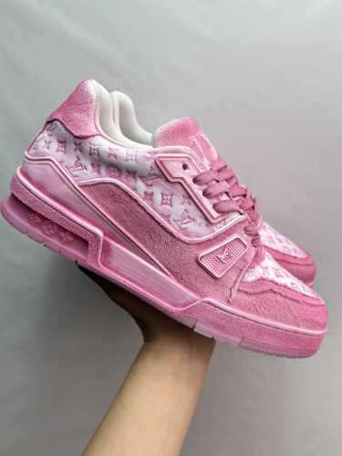 Men  Women  L*ouis V*uitton   Top Sneaker L*V Trainer