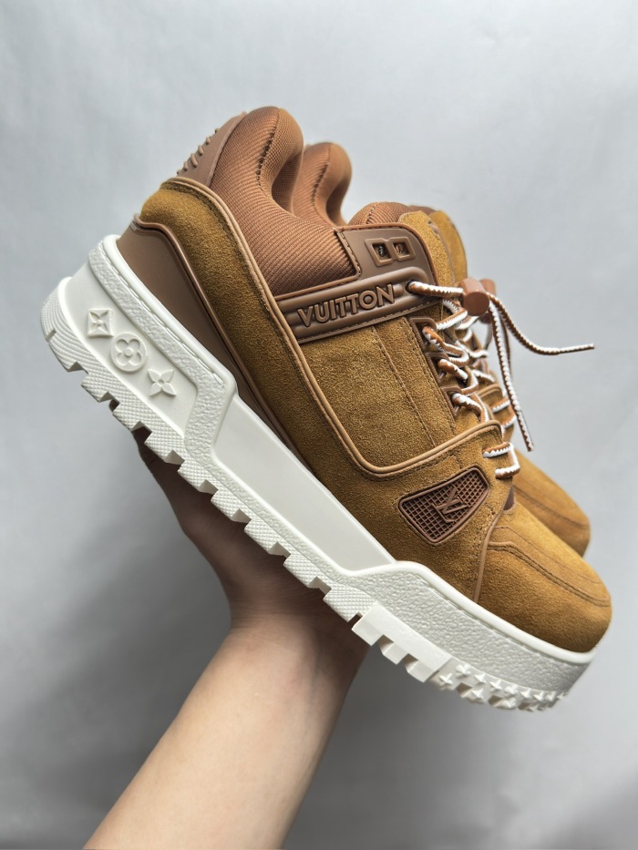 Men  Women  L*ouis V*uitton   Top Sneaker L*V Trainer