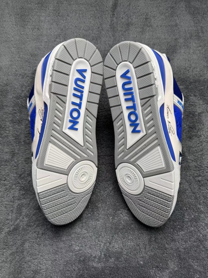 Men  Women  L*ouis V*uitton   Top Sneaker L*V Trainer