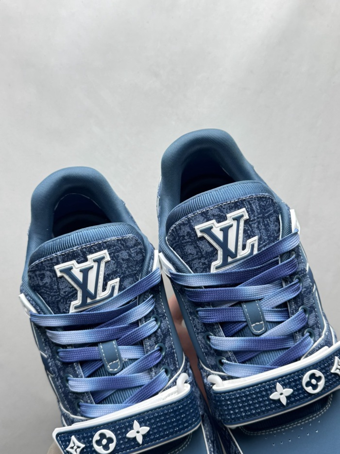 Men  Women  L*ouis V*uitton   Top Sneaker L*V Trainer