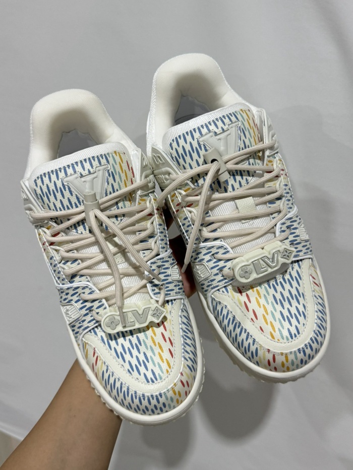 Men  Women  L*ouis V*uitton   Top Sneaker L*V Trainer