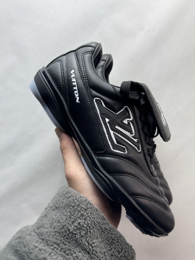Men  Women  L*ouis V*uitton   Top Sneaker L*V Trainer