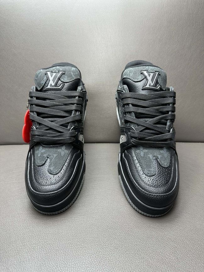 Men  Women  L*ouis V*uitton   Top Sneaker L*V Trainer