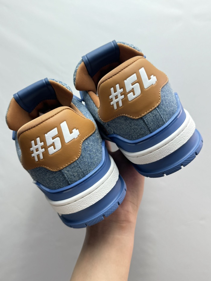 Men  Women  L*ouis V*uitton   Top Sneaker L*V Trainer