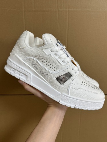 Men  Women  L*ouis V*uitton   Top Sneaker L*V Trainer