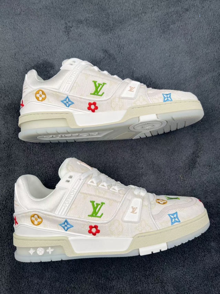 Men  Women  L*ouis V*uitton   Top Sneaker L*V Trainer