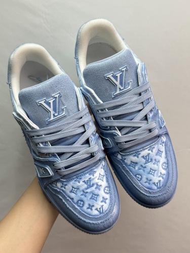 Men  Women  L*ouis V*uitton   Top Sneaker L*V Trainer
