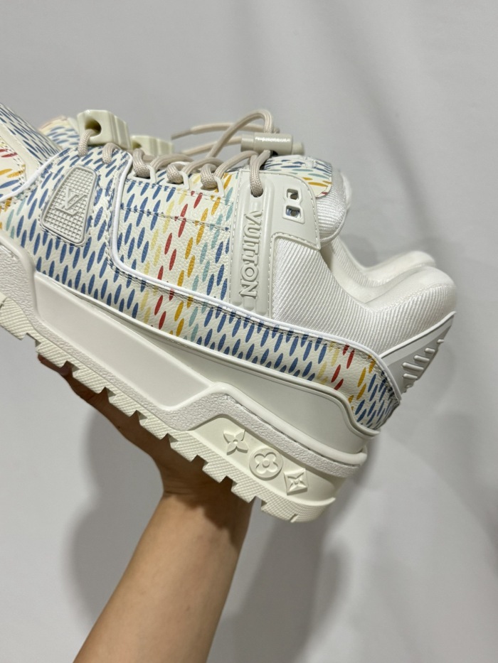 Men  Women  L*ouis V*uitton   Top Sneaker L*V Trainer
