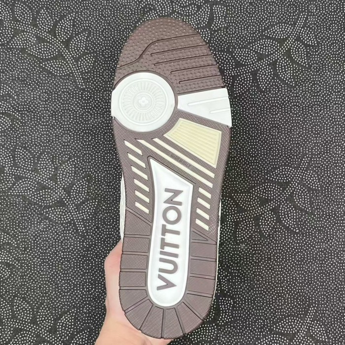 Men  Women  L*ouis V*uitton   Top Sneaker L*V Trainer