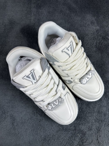 Men  Women  L*ouis V*uitton   Top Sneaker L*V Trainer