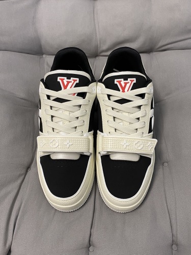Men  Women  L*ouis V*uitton   Top Sneaker L*V Trainer