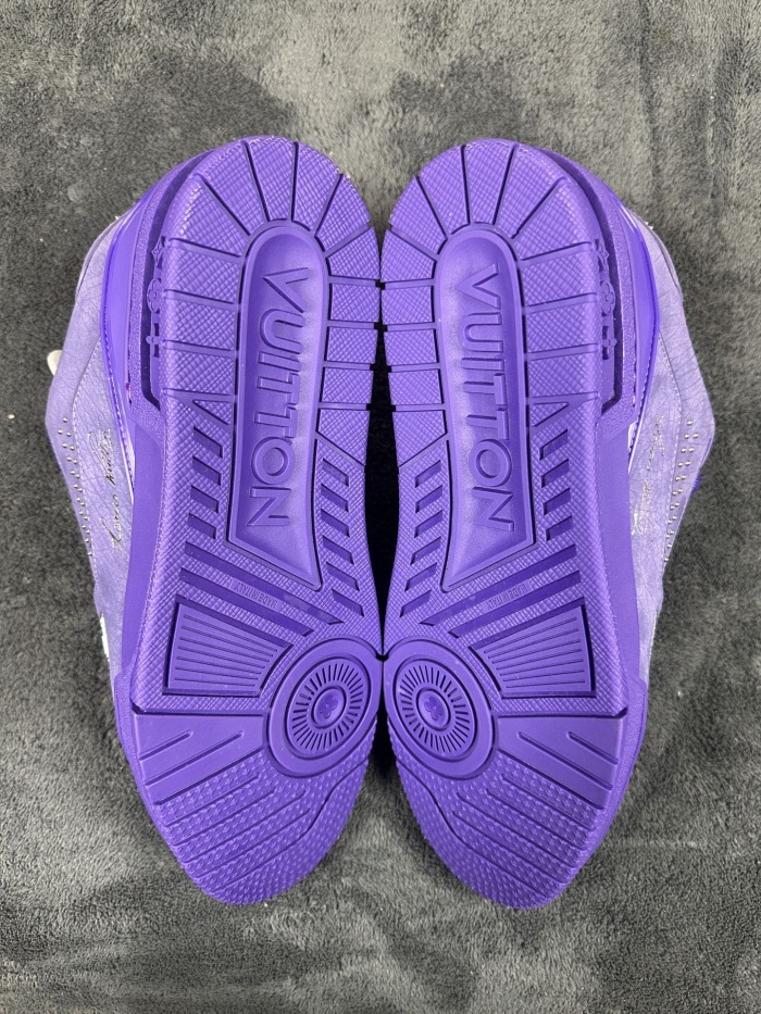 Men  Women  L*ouis V*uitton   Top Sneaker L*V Trainer