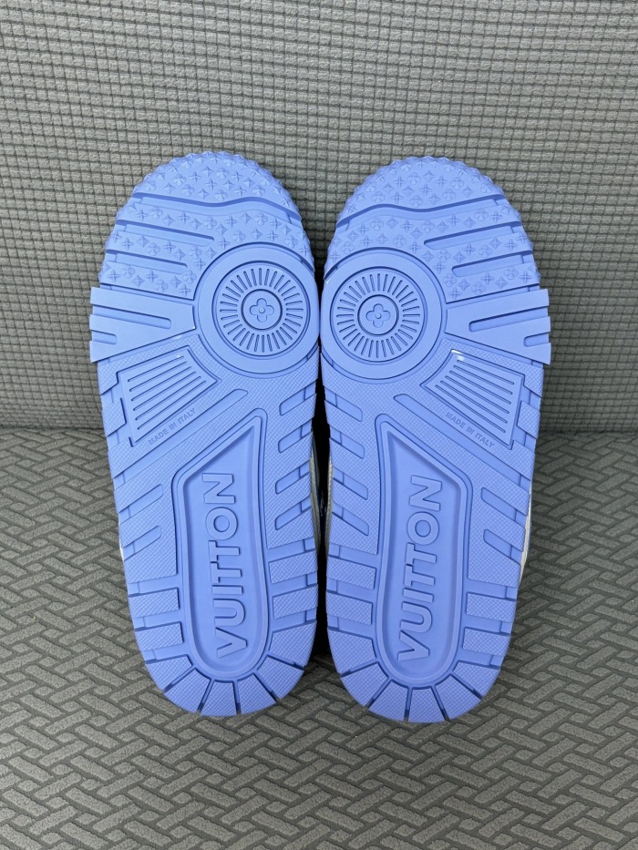 Men  Women  L*ouis V*uitton   Top Sneaker L*V Trainer