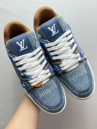 Men  Women  L*ouis V*uitton   Top Sneaker L*V Trainer