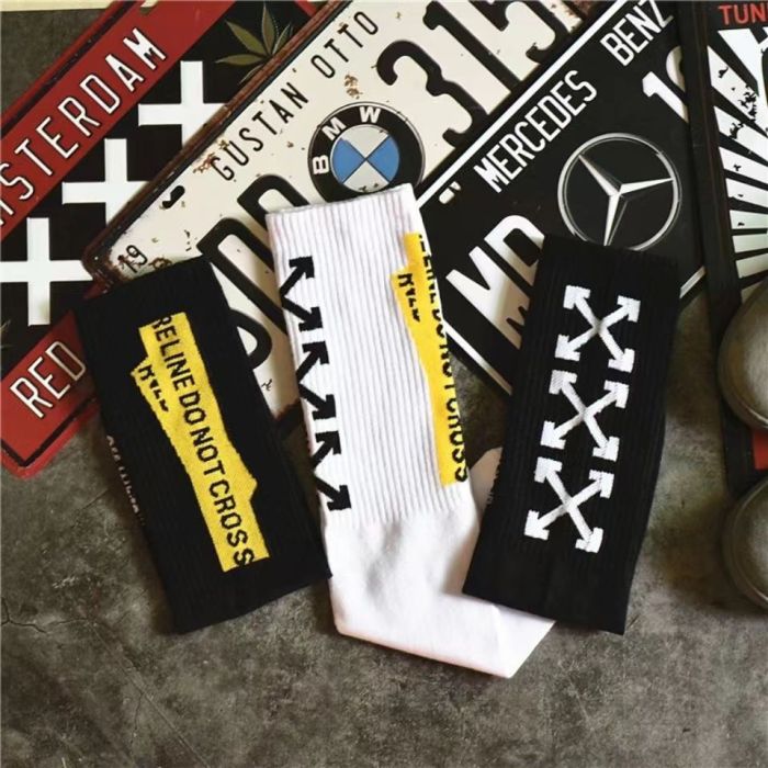 Off-White Warning line black and white arrow letters Skateboarding Mid Calf Socks 8 colors