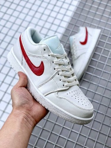 JORD@N 1 LOW x WHITE UNIVERSITY RED