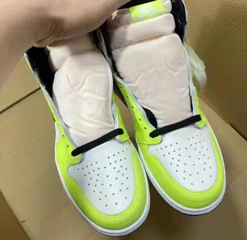 JORD@N 1 RETRO HIGH OG x VISIONAIRE