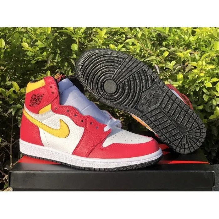 JORD@N 1 RETRO HIGH OG x LIGHT FUSION  RED