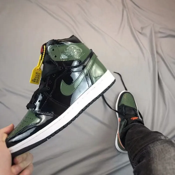JORD@N 1 RETRO HIGH x SOLEFLY ART BASEL BLACK