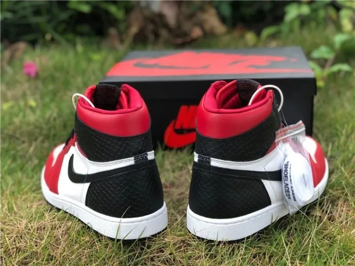 JORD@N 1 RETRO HIGH x SATIN SNAKE CHICAGO
