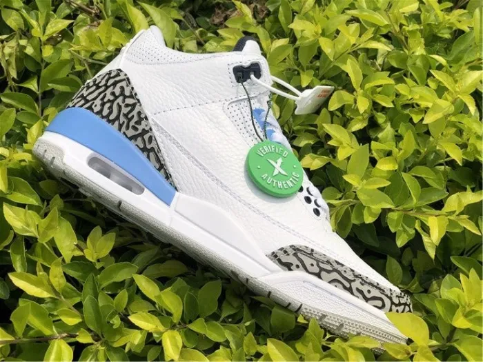 JORD@N 3 RETRO x UNC