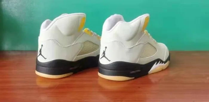 Air Jordan 5 Light Bone/Club Gold