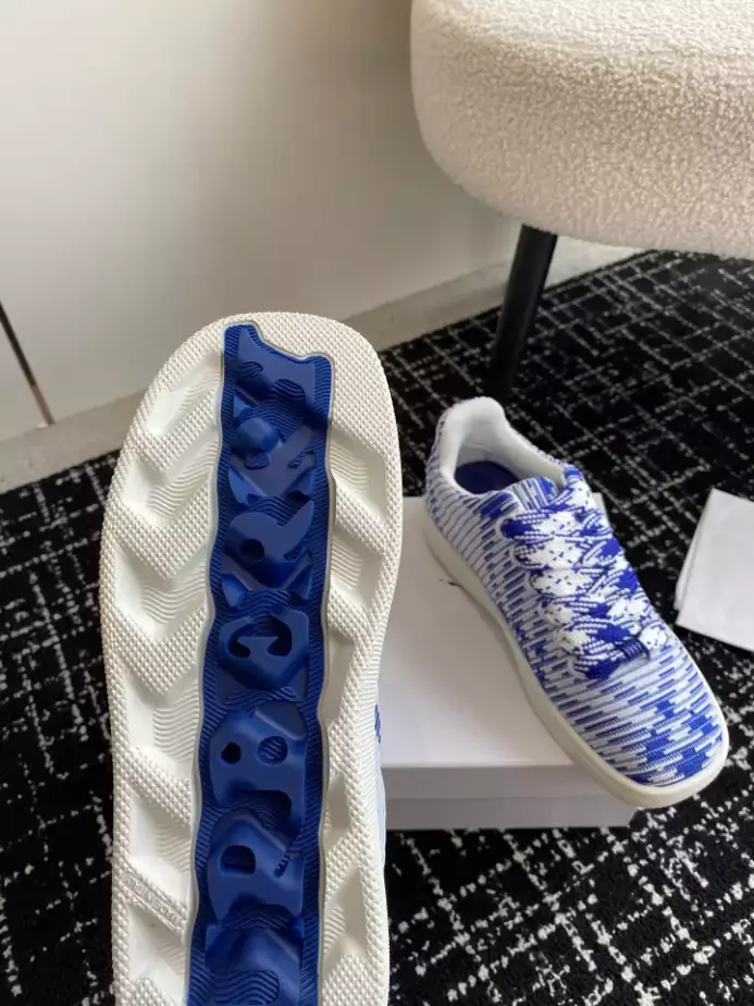 BURB5RRY CHECKED KNITTED SNEAKERS   BBR101