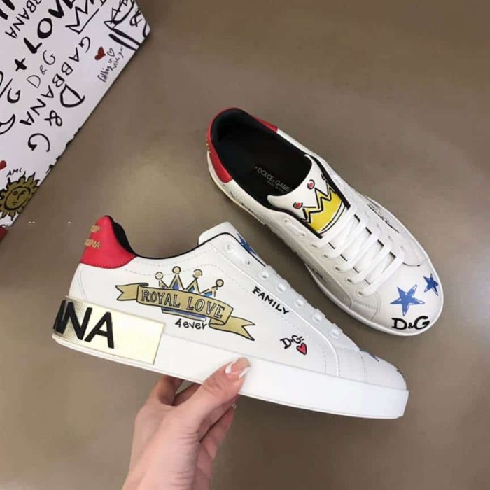 DOLCE AND  G@BB@N@ LEATHER ROYAL LOVE PRINT SNEAKERS IN WHITE    DG103