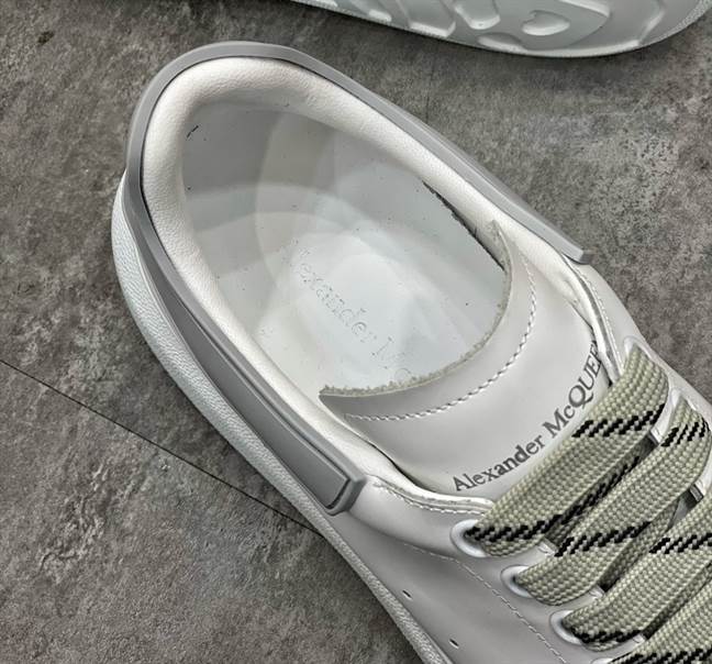 ALEX@NDER MCQUEEN SNEAKER   AM22