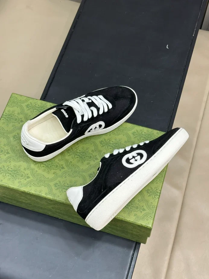 MEN S GUCC1 ACE SNEAKER WITH INTERLOCKING G   GC259