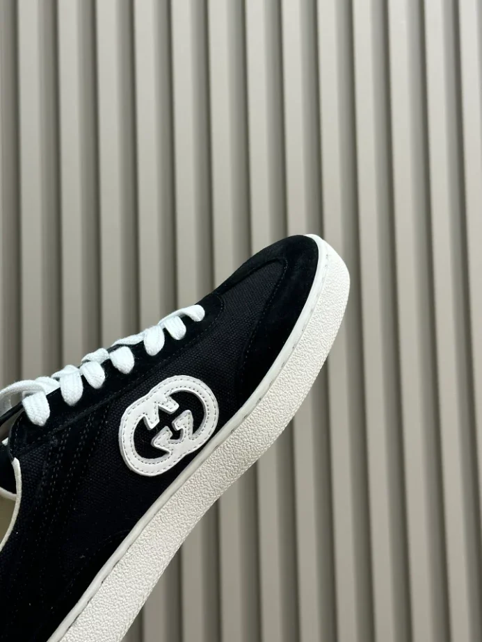 MEN S GUCC1 ACE SNEAKER WITH INTERLOCKING G   GC259