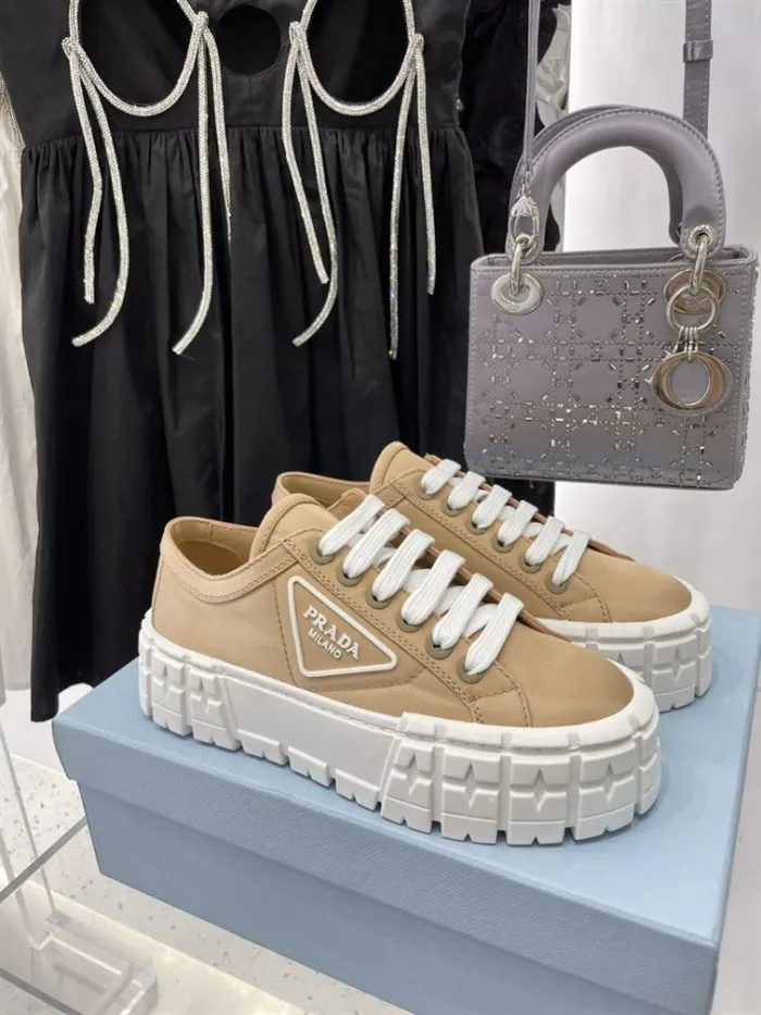 PR@DA@ DOUBLE WHEEL RE-NYLON GABARDINE SNEAKERS BEIGE   PRD087