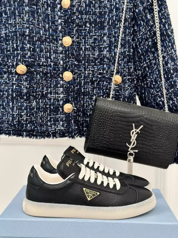 PR@DA@ SUEDE SNEAKERS ALABASTER BLACK   PRD082