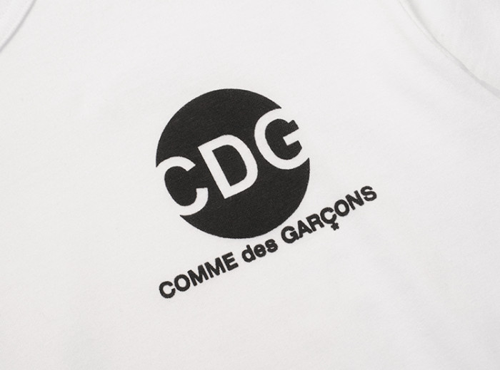 Cdg Play Chest Classic Letter Logo tee 2 Colors