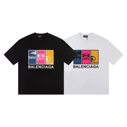 Tri-color partitioned rectangular pattern printed tee