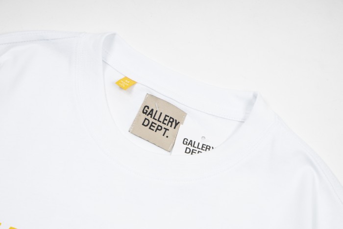 GaIIery dept Retro embossed logo washed printed tee