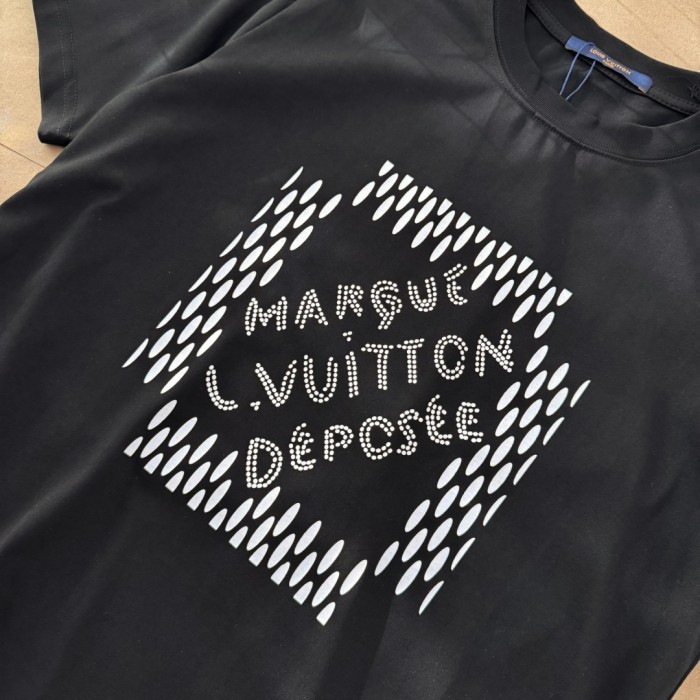 Pearl alphabet square print tee