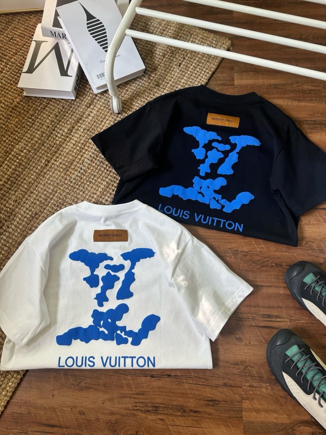 Foam logo print tee