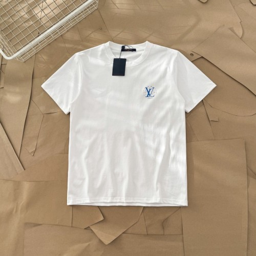 globe on chest and blue letters on back print tee