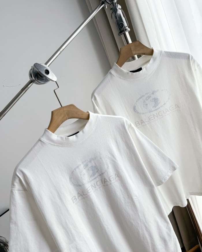 Letter logo blurred round neck Print tee