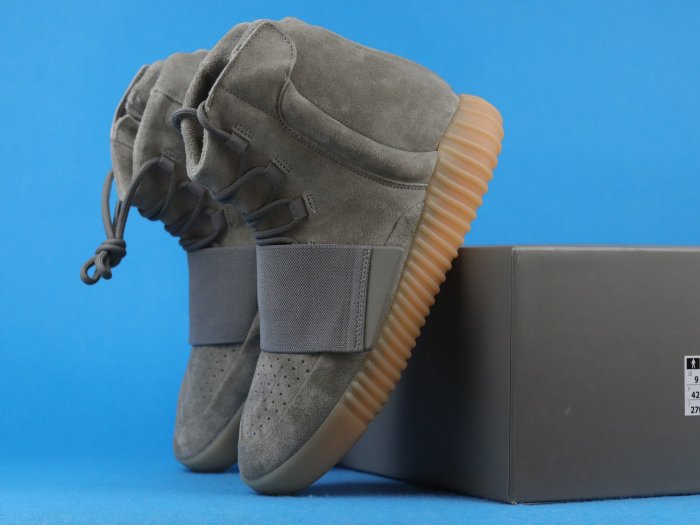 @didas Yeezy Boost 750 Light Grey Glow In the Dark
