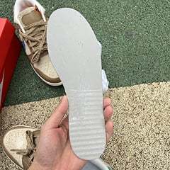 N*ke Dunk Low size Dark Driftwood