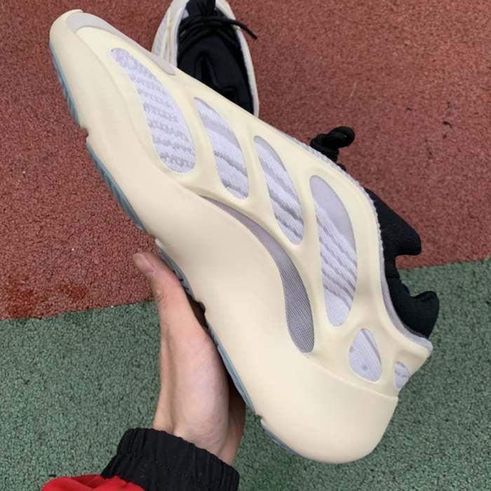 @didas Yeezy 700 V3 Azael