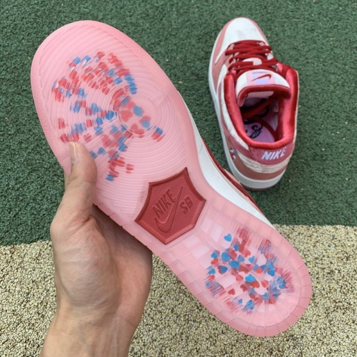 N*ke SB Dunk Low StrangeLove Skateboards (Special Box)