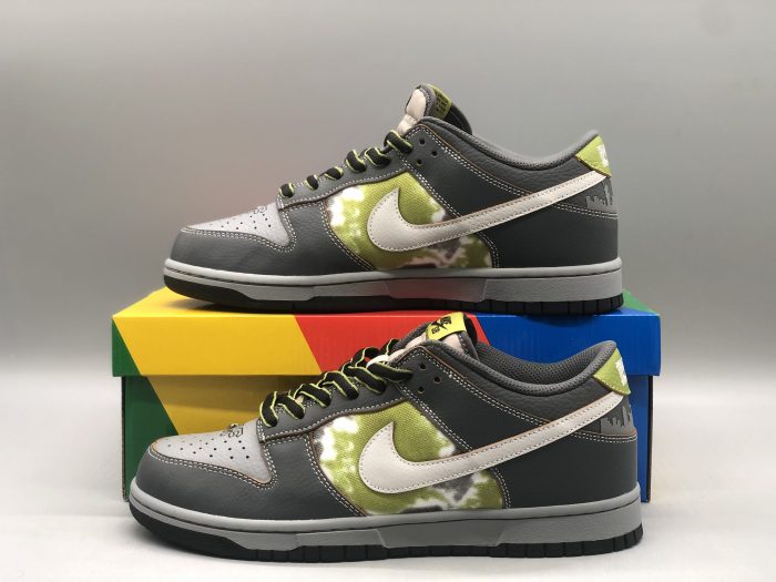 N*ke SB Dunk Low HUF Wait, What!? (Friends and Family)