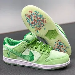 N*ke SB Dunk Low StrangeLove