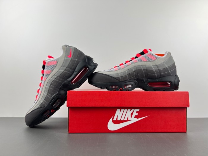 N*ke @ir Max 95 OG  Solar Red