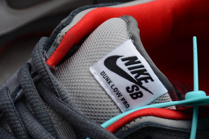 N*ke SB Dunk Low Staple NYC Pigeon