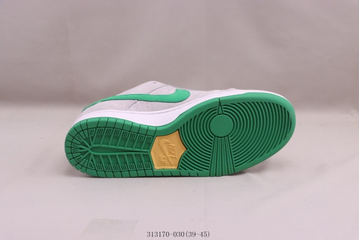 N*ke SB Dunk Low Medusa